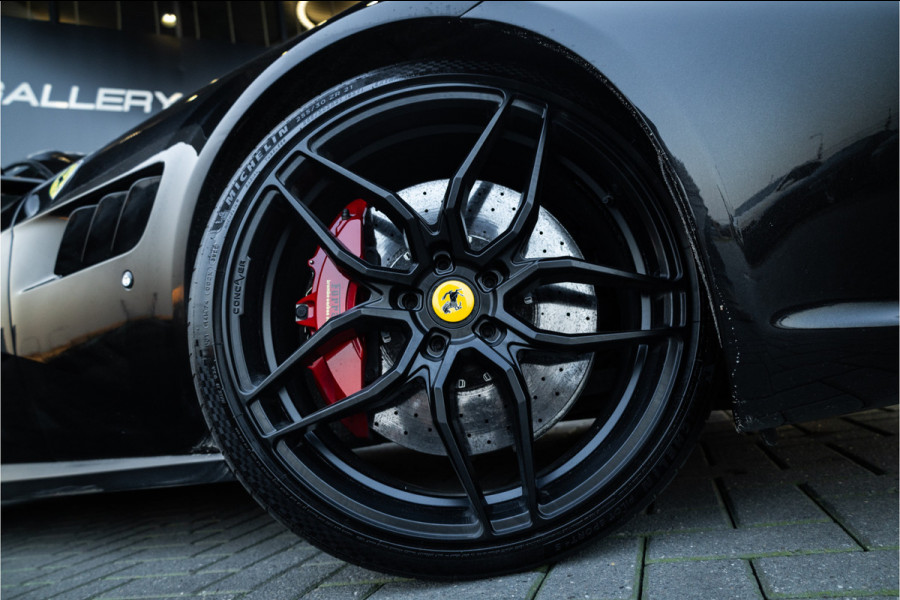 Ferrari GTC4Lusso 6.3 V12 - 4-zits l Lift l Passanger Display l Carbon l Panorama