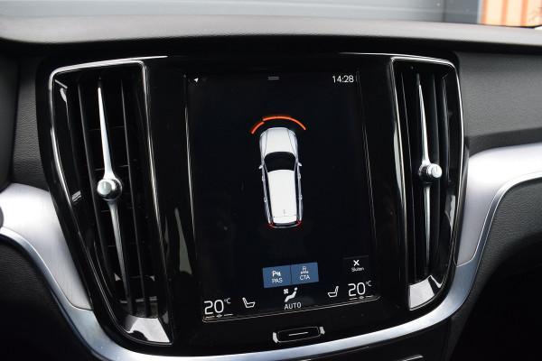 Volvo V60 2.0 T6 Recharge AWD | Trekhaak | 360 camera | HUD