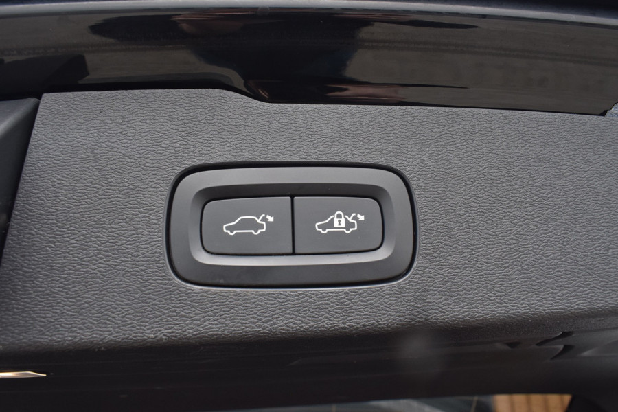 Volvo V60 2.0 T6 Recharge AWD | Trekhaak | 360 camera | HUD