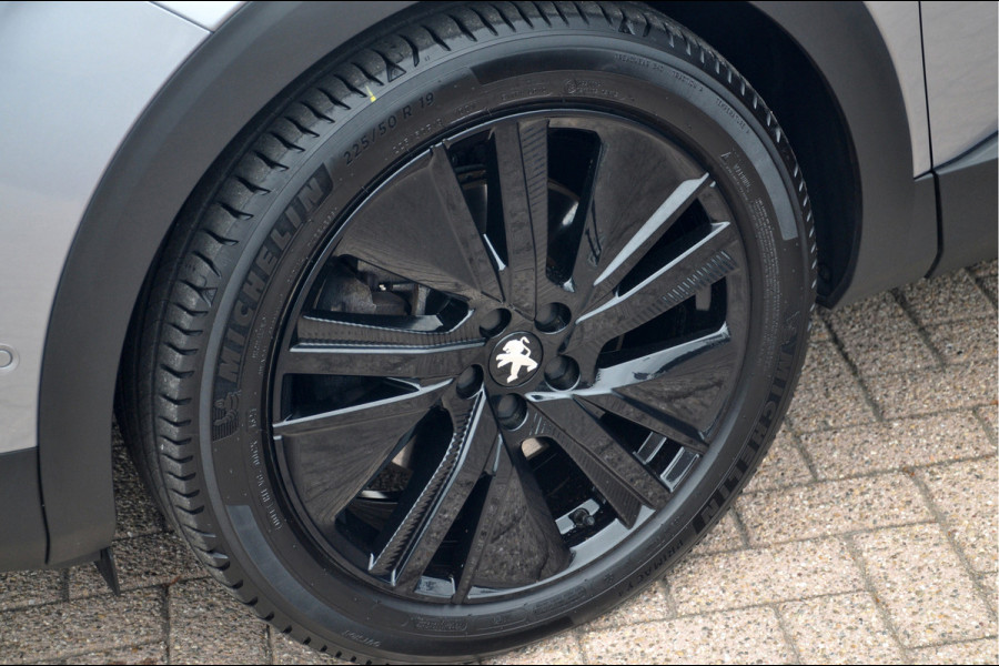 Peugeot 3008 1.6 HYbrid 225 GT | Focal | Black Pack | 19 inch