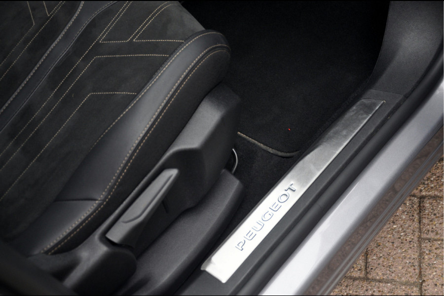 Peugeot 3008 1.6 HYbrid 225 GT | Focal | Black Pack | 19 inch