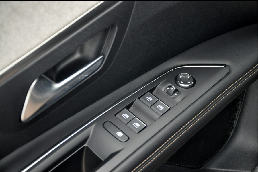 Peugeot 3008 1.6 HYbrid 225 GT | Focal | Black Pack | 19 inch