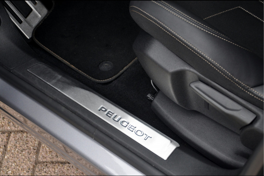 Peugeot 3008 1.6 HYbrid 225 GT | Focal | Black Pack | 19 inch