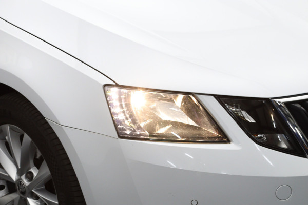 Škoda Octavia Combi 1.0 TSI 115 PK Greentech Style Business, Stoelverwarming, Climate Control, Navigatie