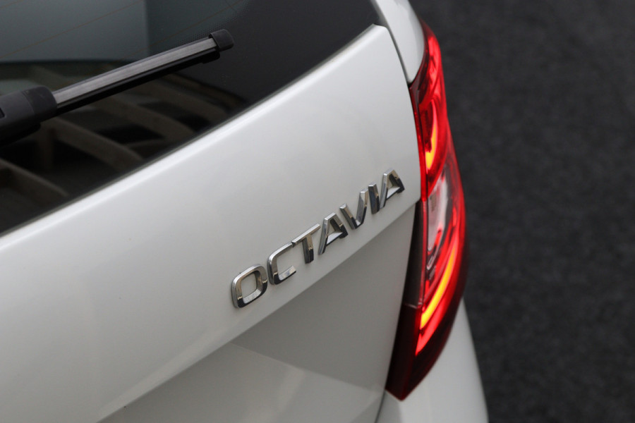 Škoda Octavia Combi 1.0 TSI 115 PK Greentech Style Business, Stoelverwarming, Climate Control, Navigatie