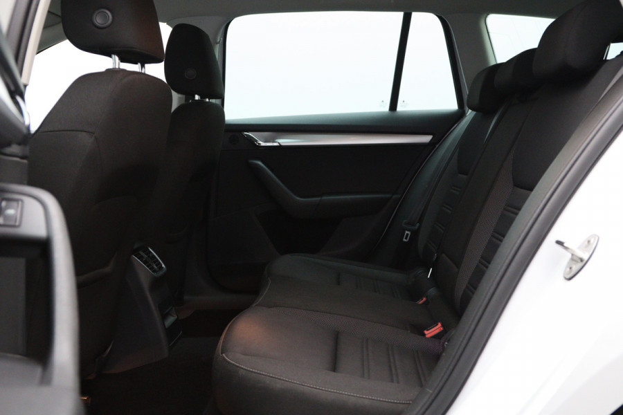 Škoda Octavia Combi 1.0 TSI 115 PK Greentech Style Business, Stoelverwarming, Climate Control, Navigatie