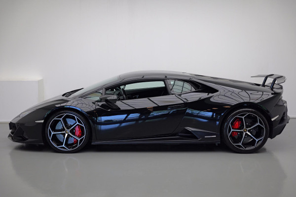 Lamborghini Huracan 5.2 V10 EVO |Lift|Carbon.Spoiler|Cruise|Alcantara|