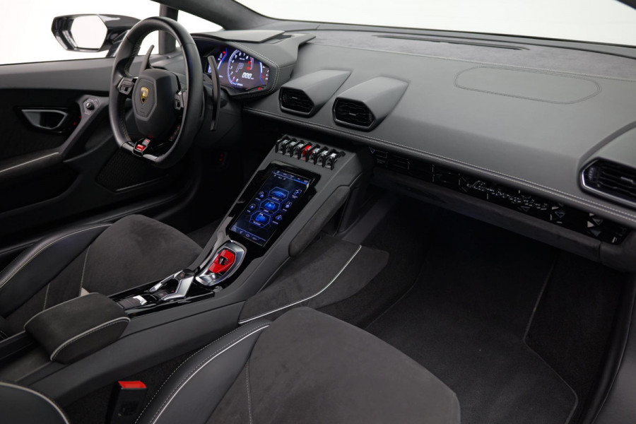 Lamborghini Huracan 5.2 V10 EVO |Lift|Carbon.Spoiler|Cruise|Alcantara|