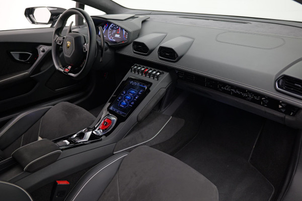 Lamborghini Huracan 5.2 V10 EVO |Lift|Carbon.Spoiler|Cruise|Alcantara|