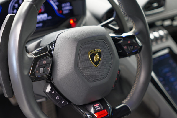 Lamborghini Huracan 5.2 V10 EVO |Lift|Carbon.Spoiler|Cruise|Alcantara|