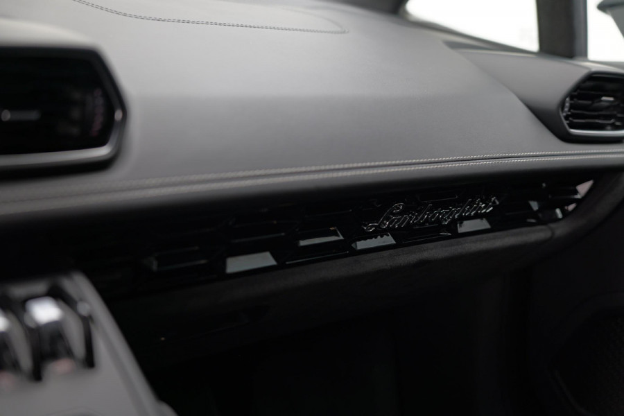 Lamborghini Huracan 5.2 V10 EVO |Lift|Carbon.Spoiler|Cruise|Alcantara|