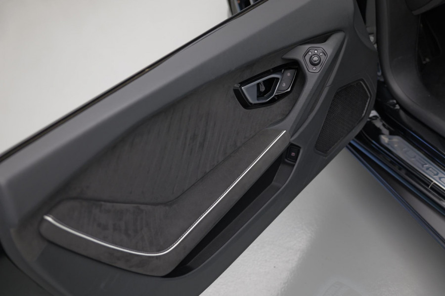 Lamborghini Huracan 5.2 V10 EVO |Lift|Carbon.Spoiler|Cruise|Alcantara|