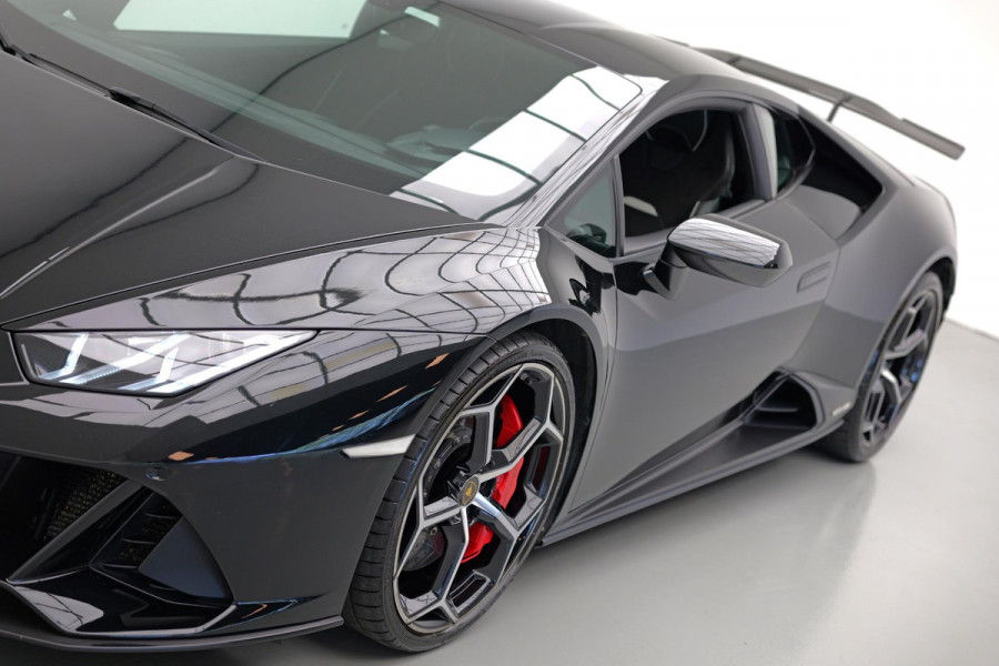 Lamborghini Huracan 5.2 V10 EVO |Lift|Carbon.Spoiler|Cruise|Alcantara|