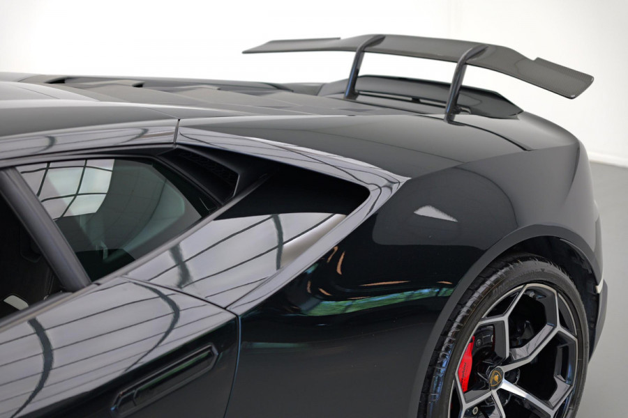 Lamborghini Huracan 5.2 V10 EVO |Lift|Carbon.Spoiler|Cruise|Alcantara|