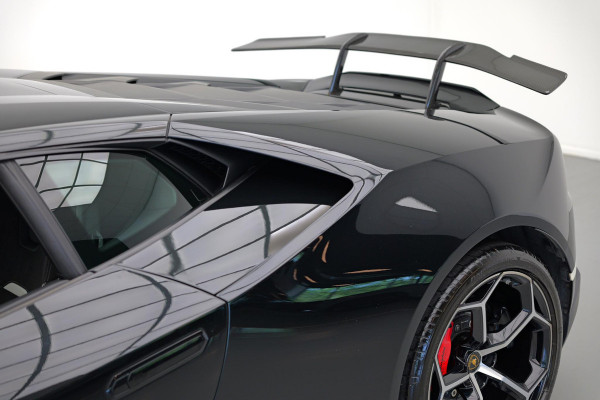 Lamborghini Huracan 5.2 V10 EVO |Lift|Carbon.Spoiler|Cruise|Alcantara|