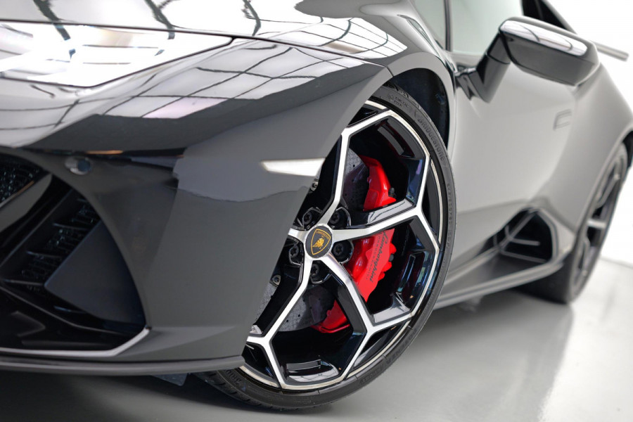 Lamborghini Huracan 5.2 V10 EVO |Lift|Carbon.Spoiler|Cruise|Alcantara|