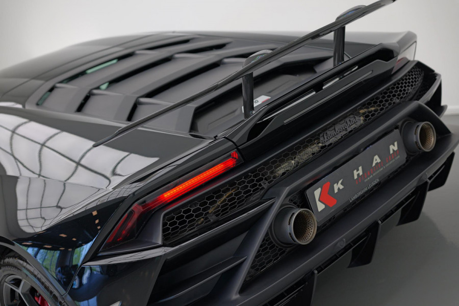Lamborghini Huracan 5.2 V10 EVO |Lift|Carbon.Spoiler|Cruise|Alcantara|
