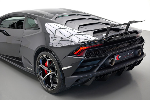 Lamborghini Huracan 5.2 V10 EVO |Lift|Carbon.Spoiler|Cruise|Alcantara|