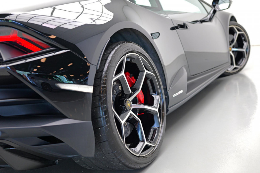 Lamborghini Huracan 5.2 V10 EVO |Lift|Carbon.Spoiler|Cruise|Alcantara|