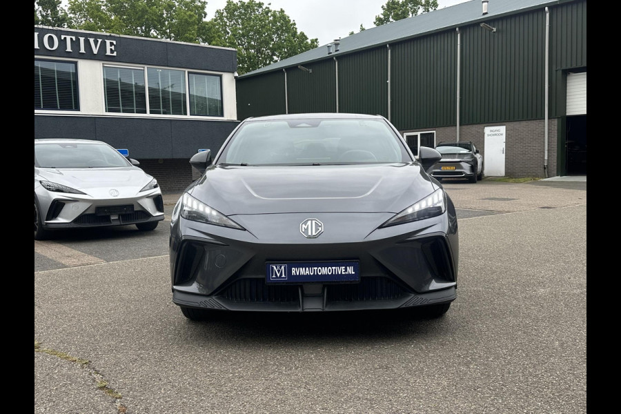 MG Mg4 electric Comfort 64 kWh DEALER ONDERHOUDEN | MG FABRIEKS GARANTIE T/M 12-2030 | SOH 96% | ADAP. CRUISE | RIJKLAARPRIJS | APPLECARPLAY | KEYLESS|