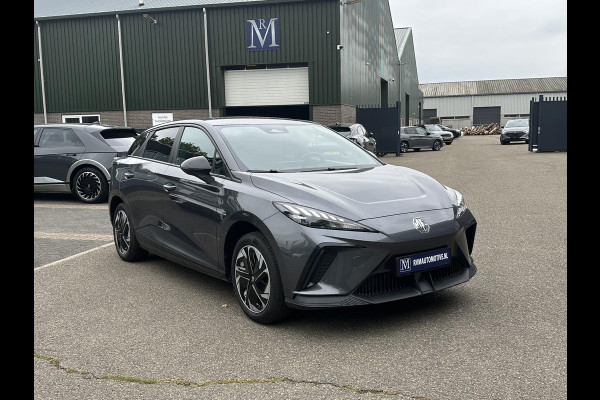 MG Mg4 electric Comfort 64 kWh DEALER ONDERHOUDEN | MG FABRIEKS GARANTIE T/M 12-2030 | SOH 96% | ADAP. CRUISE | RIJKLAARPRIJS | APPLECARPLAY | KEYLESS|