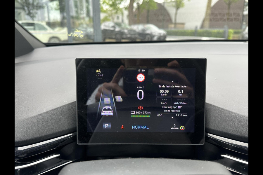 MG Mg4 electric Comfort 64 kWh DEALER ONDERHOUDEN | MG FABRIEKS GARANTIE T/M 12-2030 | SOH 96% | ADAP. CRUISE | RIJKLAARPRIJS | APPLECARPLAY | KEYLESS|