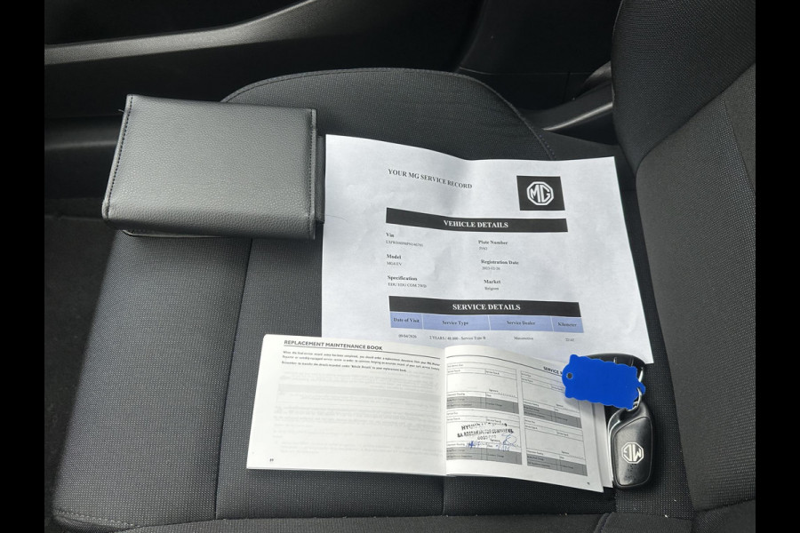 MG Mg4 electric Comfort 64 kWh DEALER ONDERHOUDEN | MG FABRIEKS GARANTIE T/M 12-2030 | SOH 96% | ADAP. CRUISE | RIJKLAARPRIJS | APPLECARPLAY | KEYLESS|