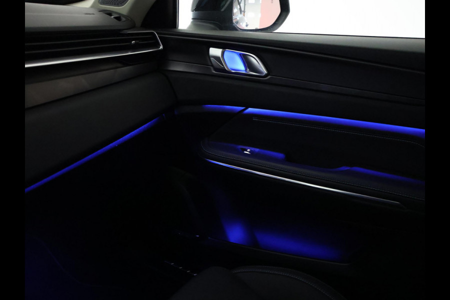 Lynk & Co 01 1.5 PLUG-IN 261 PK AUT. + PANORAMA | INFINTY AUDIO | ADAPTIVE CRUISE | CAMERA | 20 INCH | SFEERVERLICHTING