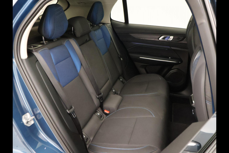 Lynk & Co 01 1.5 PLUG-IN 261 PK AUT. + PANORAMA | INFINTY AUDIO | ADAPTIVE CRUISE | CAMERA | 20 INCH | SFEERVERLICHTING
