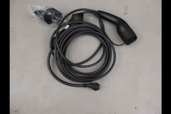 Lynk & Co 01 1.5 PLUG-IN 261 PK AUT. + PANORAMA | INFINTY AUDIO | ADAPTIVE CRUISE | CAMERA | 20 INCH | SFEERVERLICHTING