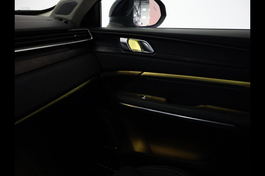Lynk & Co 01 1.5 PLUG-IN 261 PK AUT. + PANORAMA | INFINTY AUDIO | ADAPTIVE CRUISE | CAMERA | 20 INCH | SFEERVERLICHTING