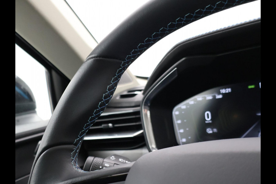 Lynk & Co 01 1.5 PLUG-IN 261 PK AUT. + PANORAMA | INFINTY AUDIO | ADAPTIVE CRUISE | CAMERA | 20 INCH | SFEERVERLICHTING