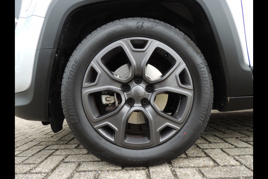 Jeep Renegade 1.3T DDCT 80th Anniversary | Panoramadak | Keyless | LED | Apple CarPlay | Android Auto trekhaak