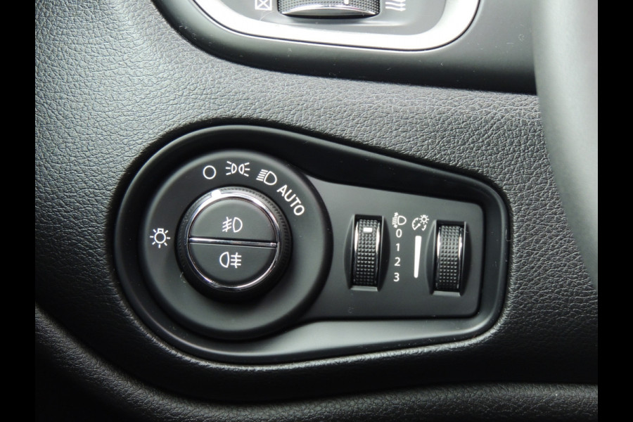 Jeep Renegade 1.3T DDCT 80th Anniversary | Panoramadak | Keyless | LED | Apple CarPlay | Android Auto trekhaak