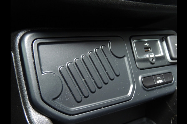 Jeep Renegade 1.3T DDCT 80th Anniversary | Panoramadak | Keyless | LED | Apple CarPlay | Android Auto trekhaak