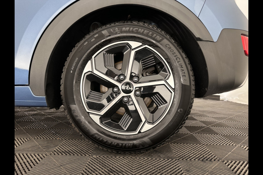 Kia Niro 1.6 GDi Hybrid ComfortLine (INCL-BTW) Aut. *ADAPTIVE-CRUISE | DIGI-COCKPIT | CARPLAY | CAMERA | COMFORTSEATS | DAB | ECC | PDC | CRUISE | TOWBAR | 16''ALU*