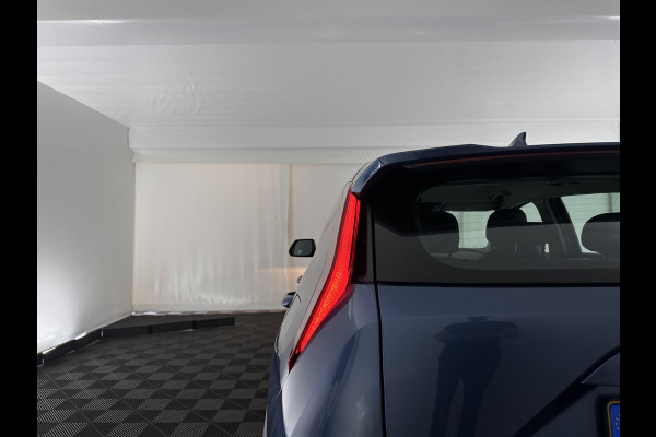 Kia Niro 1.6 GDi Hybrid ComfortLine (INCL-BTW) Aut. *ADAPTIVE-CRUISE | DIGI-COCKPIT | CARPLAY | CAMERA | COMFORTSEATS | DAB | ECC | PDC | CRUISE | TOWBAR | 16''ALU*