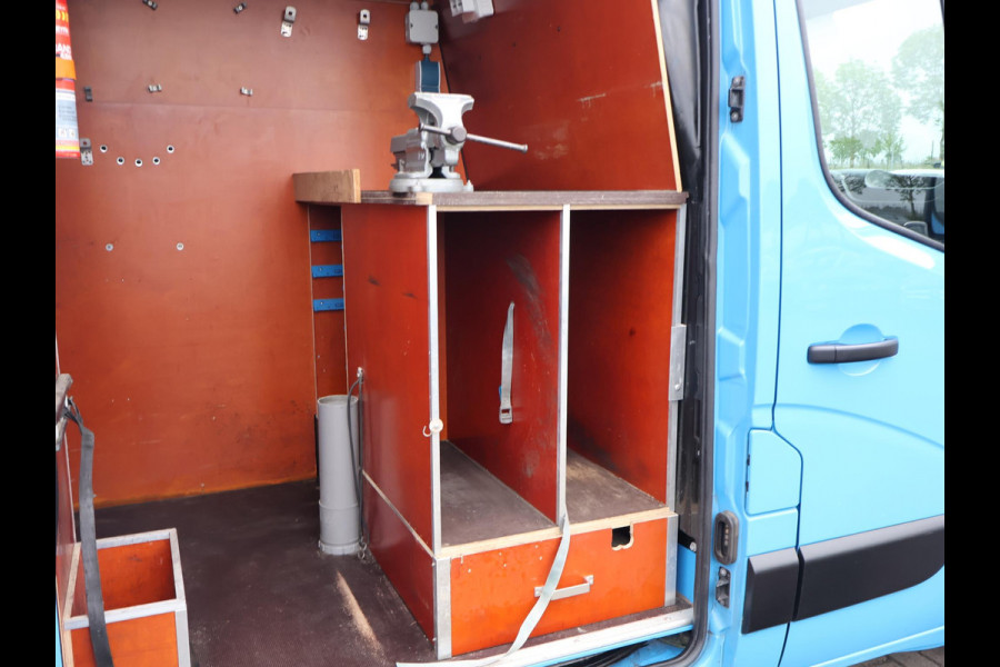 Renault Master T35 2.3 DCI 130 PK L2H2 + 2 SCHUIFDEUREN | 220V OMVORMER | WP INRICHTING | TREKHAAK 2500 KG