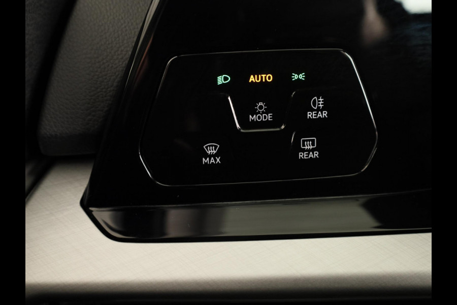 Volkswagen Golf 1.0 TSI Life 110 pk | Navigatie | Parkeersensoren | Adaptieve cruise control | LED koplampen | Apple Carplay/Android Auto |