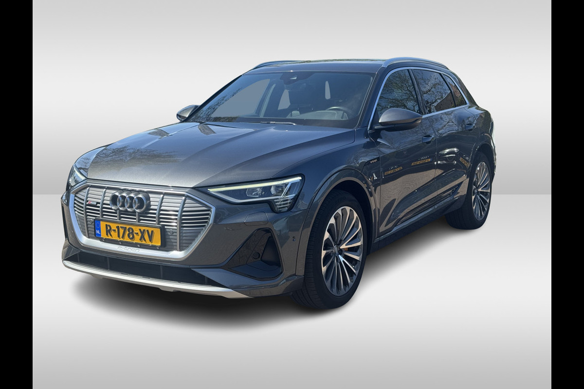 Audi e-tron 55 quattro S edition 95 kWh / SoH 96,4% / 50.665 km! / Trekhaak / Camera / Keyless / B&O /  21'' / Luchtvering / CarPlay / Stoelverwarming / DAB / ACC