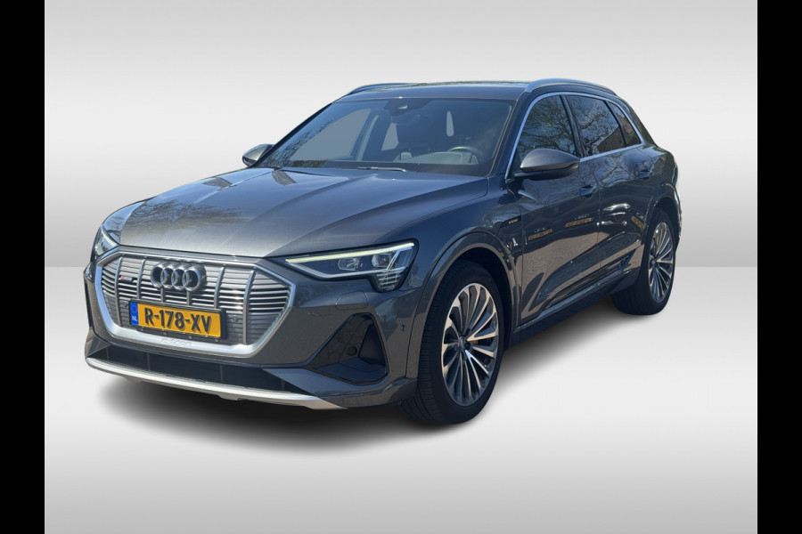Audi e-tron 55 quattro S edition 95 kWh / SoH 96,4% / 50.665 km! / Trekhaak / Camera / Keyless / B&O /  21'' / Luchtvering / CarPlay / Stoelverwarming / DAB / ACC