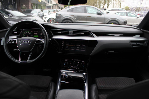 Audi e-tron 55 quattro S edition 95 kWh / SoH 96,4% / 50.665 km! / Trekhaak / Camera / Keyless / B&O /  21'' / Luchtvering / CarPlay / Stoelverwarming / DAB / ACC