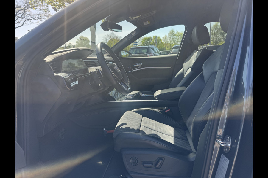Audi e-tron 55 quattro S edition 95 kWh / SoH 96,4% / 50.665 km! / Trekhaak / Camera / Keyless / B&O /  21'' / Luchtvering / CarPlay / Stoelverwarming / DAB / ACC