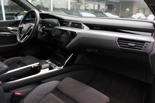 Audi e-tron 55 quattro S edition 95 kWh / SoH 96,4% / 50.665 km! / Trekhaak / Camera / Keyless / B&O /  21'' / Luchtvering / CarPlay / Stoelverwarming / DAB / ACC