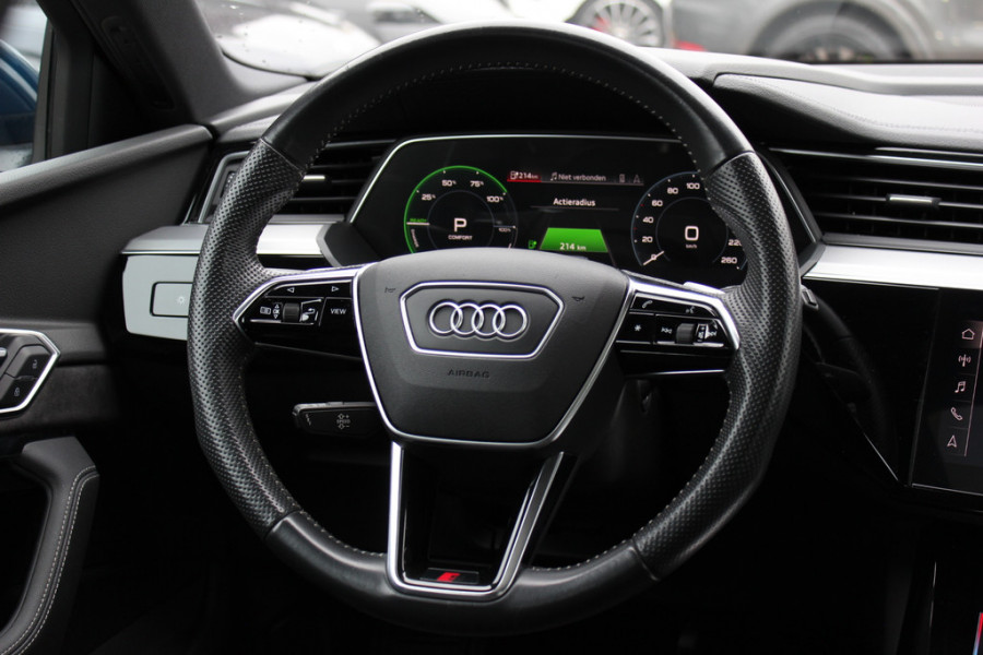 Audi e-tron 55 quattro S edition 95 kWh / SoH 96,4% / 50.665 km! / Trekhaak / Camera / Keyless / B&O /  21'' / Luchtvering / CarPlay / Stoelverwarming / DAB / ACC