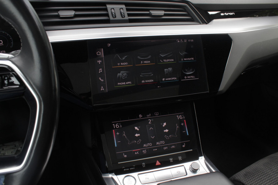 Audi e-tron 55 quattro S edition 95 kWh / SoH 96,4% / 50.665 km! / Trekhaak / Camera / Keyless / B&O /  21'' / Luchtvering / CarPlay / Stoelverwarming / DAB / ACC