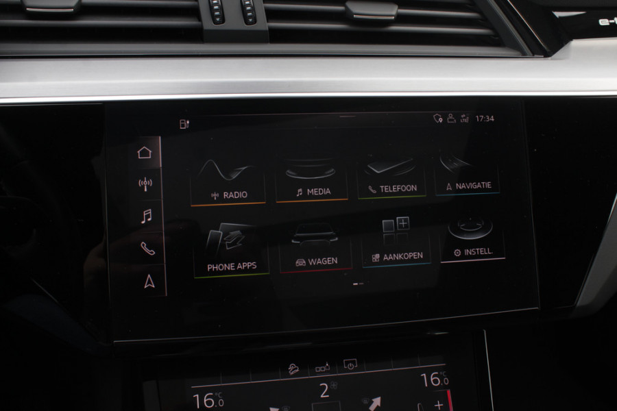 Audi e-tron 55 quattro S edition 95 kWh / SoH 96,4% / 50.665 km! / Trekhaak / Camera / Keyless / B&O /  21'' / Luchtvering / CarPlay / Stoelverwarming / DAB / ACC