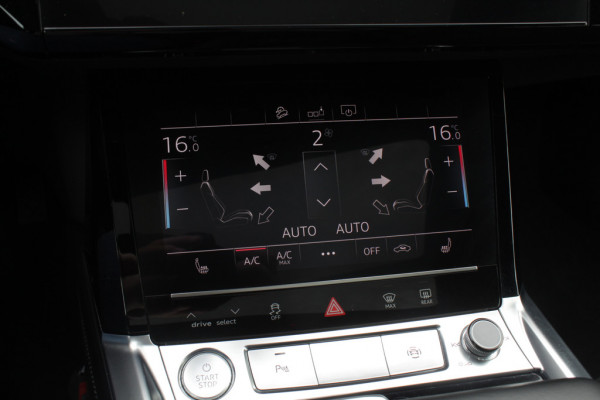 Audi e-tron 55 quattro S edition 95 kWh / SoH 96,4% / 50.665 km! / Trekhaak / Camera / Keyless / B&O /  21'' / Luchtvering / CarPlay / Stoelverwarming / DAB / ACC