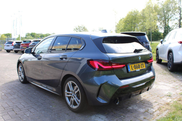 BMW 1-serie 118i Business Edition Plus 136pk Automaat | M -Sport | Navi | Stoelverwarming | PDC |