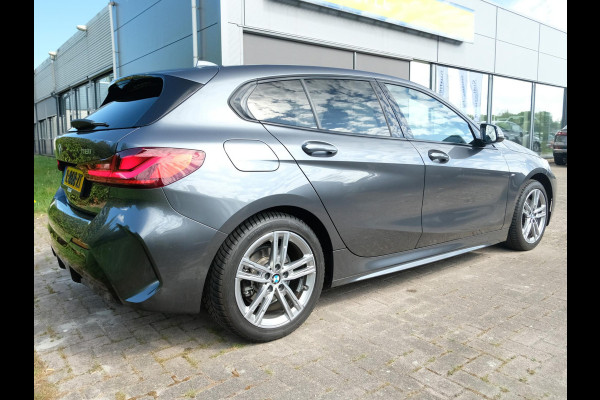BMW 1-serie 118i Business Edition Plus 136pk Automaat | M -Sport | Navi | Stoelverwarming | PDC |
